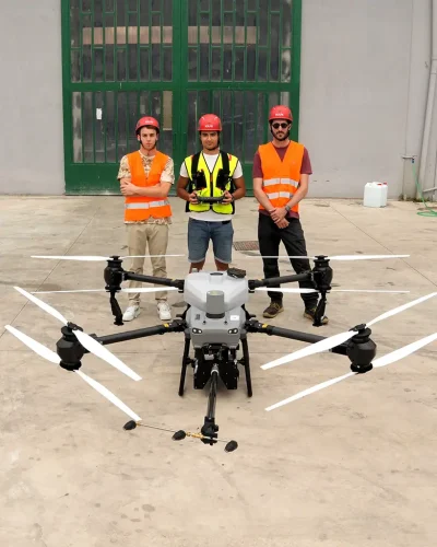 EPM ed Unmanned4You sono tra le prime realtà in Italia ad aver introdotto il lavaggio di impianti fotovoltaici con drone con il lancio del servizio SkyWash.​