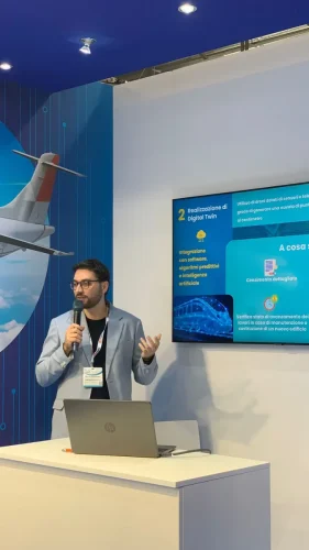 Skywash: la nuova era della pulizia e della manutenzione all'ExpoFerroviaria2025 A Milano, durante ExpoFerroviaria2025, il nostro Direttore Commerciale @Alberto Napoletano ha tenuto il workshop dal titolo “Skywash: la nuova era della pulizia e della manutenzione”. 